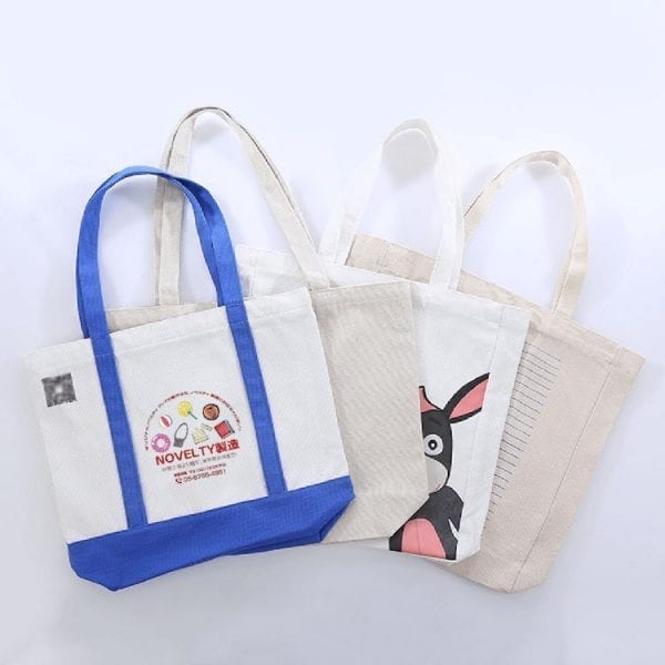 オリジナル トートバッグ、エコバッグ、各種バッグの制作、名入れのご案内です。ノベルティ製造は、自社生産・検品を一貫して行い、高品質なオリジナルグッズを「低価格」「短納期」「小ロット」から作成できます。 オリジナル トートバッグ、エコバッグ、各種バッグの制作、名入れのご案内で